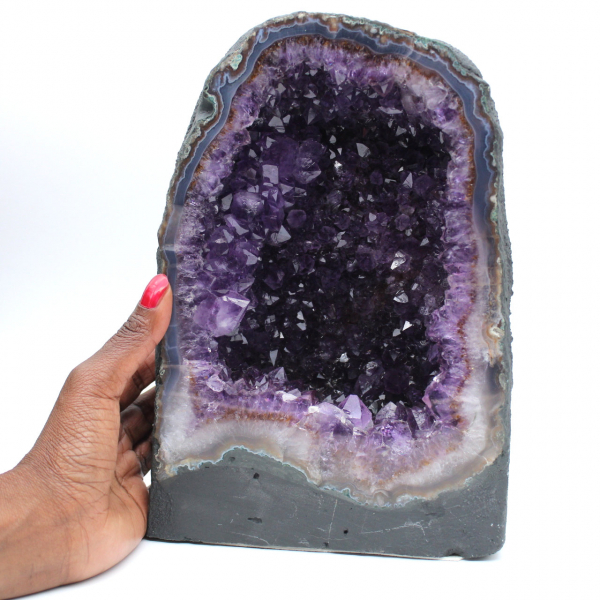 Grande geode di ametista brasiliana per decorazione d'interni e collezione