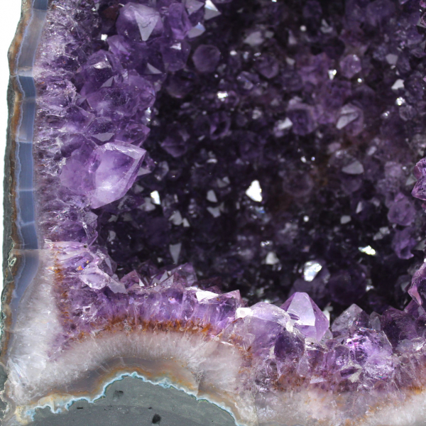 Grande geode di ametista brasiliana per decorazione d'interni e collezione