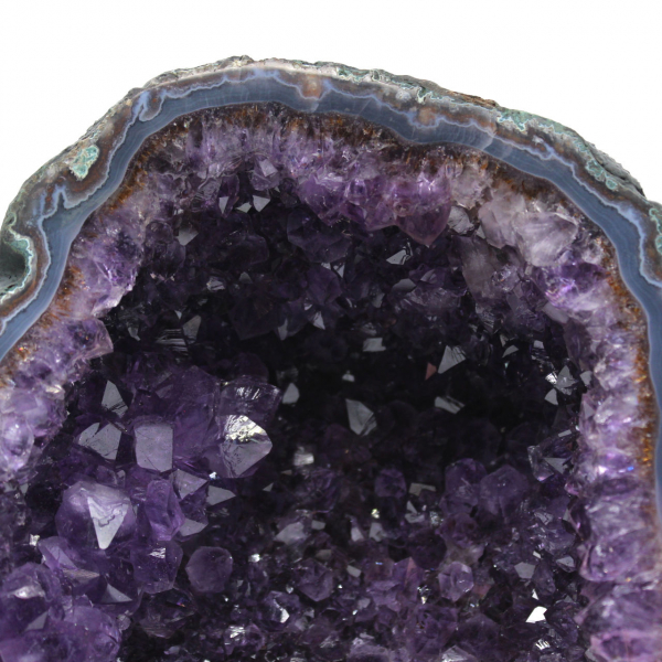 Grande geode di ametista brasiliana per decorazione d'interni e collezione