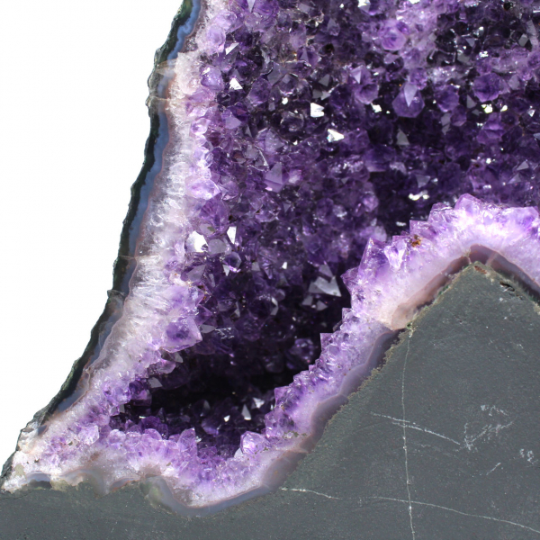  Geode di ametista brasiliana unica di alta qualità con base stabile