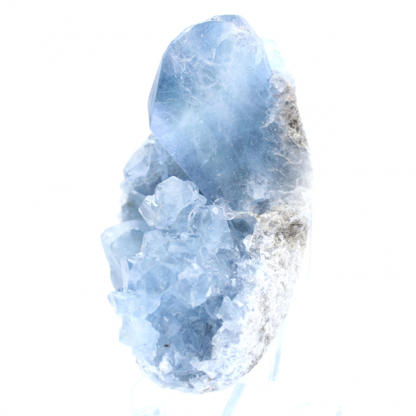 Cristalli scintillanti di celestina blu dal Madagascar