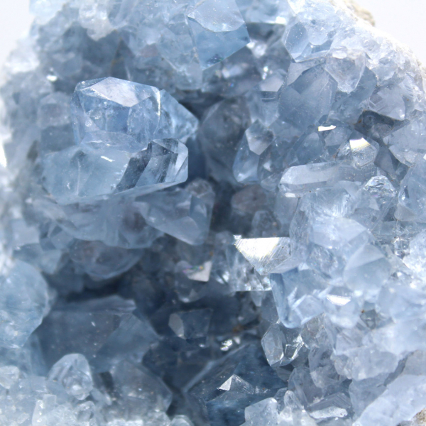 Geode di celestina blu del Madagascar di qualità premium