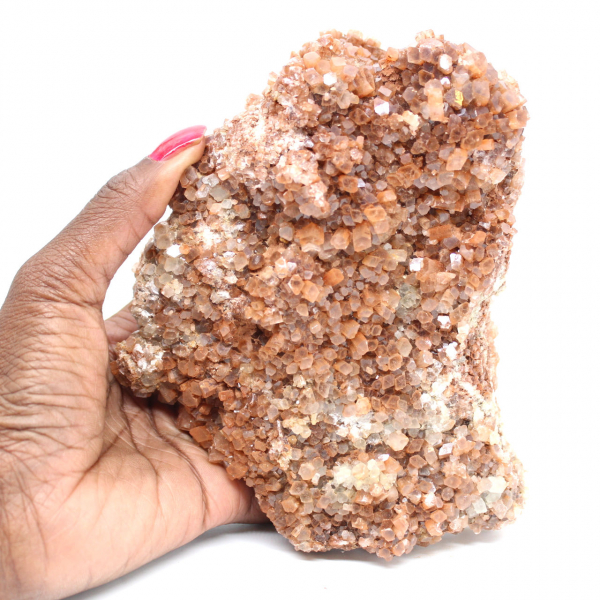 Cristallizzazione dell'aragonite marocchina grezza