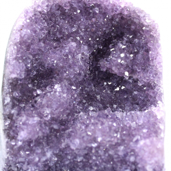 Geode di ametista, dimensioni medie, Brasile – Crystal Brilliance