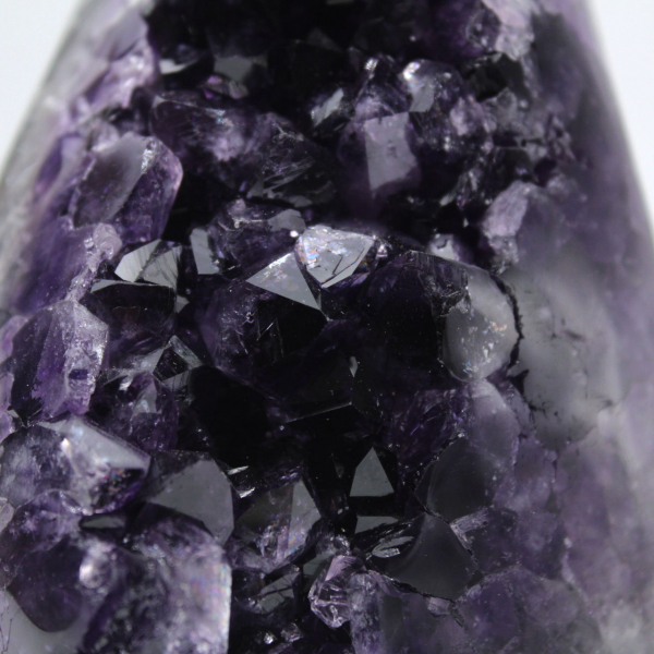 Geode di ametista viola