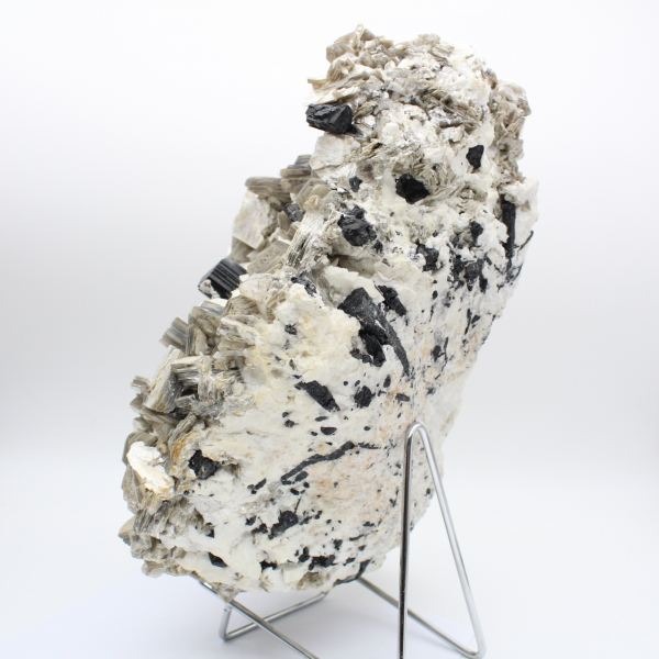 Mica e tormalina su quarzo bianco dall'Afghanistan