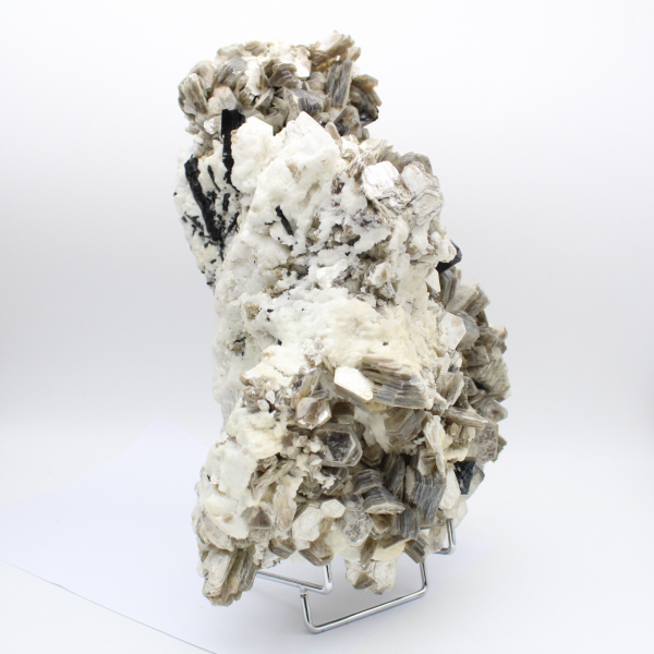 Mica e tormalina su quarzo bianco dall'Afghanistan