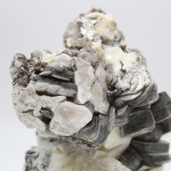 Mica cristallizzata su quarzo bianco dall'Afghanistan