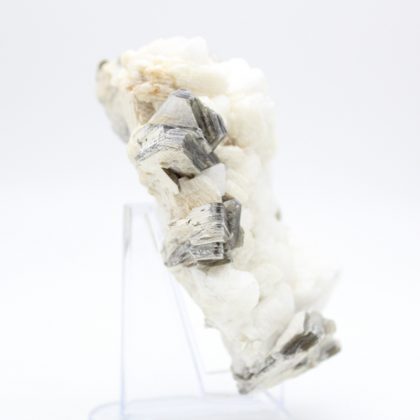 Piccolo esemplare di mica su quarzo bianco