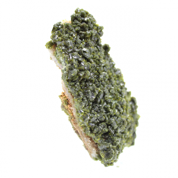 Cristalli di epidoto verde su una matrice dell'Alto Atlante