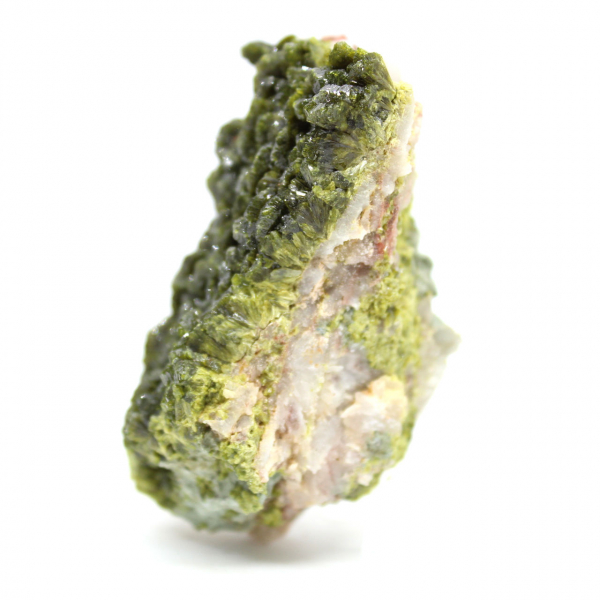 Epidoto verde di Imilchil, una formazione naturale sulla ganga