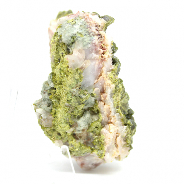 Epidoto verde di Imilchil, una formazione naturale sulla ganga