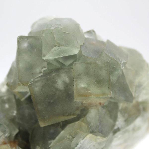 Pietra di fluorite verde grezza: campione cristallizzato su roccia