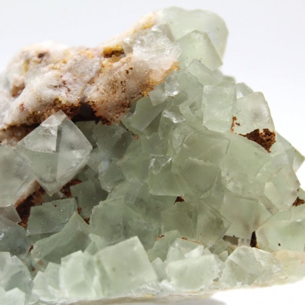 Esemplare di fluorite: piccolo blocco da collezione dal Marocco
