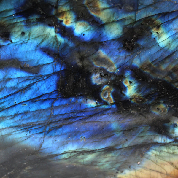 Autentica labradorite lucidata, ornamento minerale