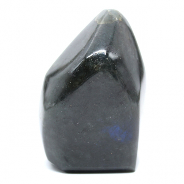 Piccolo ornamento in labradorite lucidata, roccia minerale