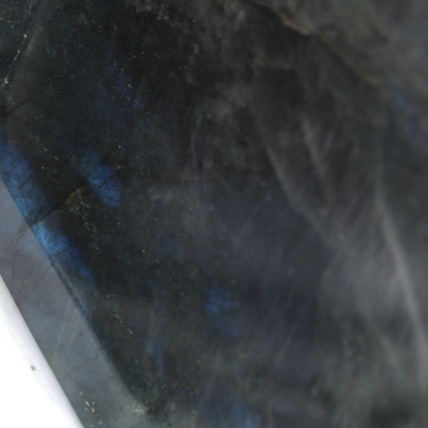 Ornamento in labradorite lucidata, pietra naturale