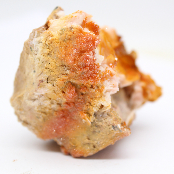 Piccolo esemplare di barite arancione dal Marocco