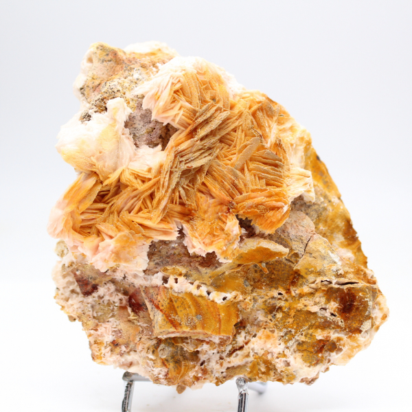 Esemplare di barite arancione dal Marocco in cristalli