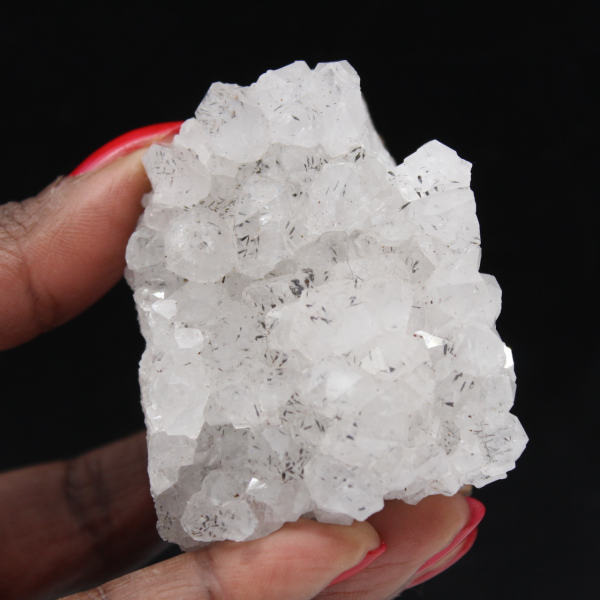 Piccolo quarzo con inclusione di goethite, roccia naturale 170 g