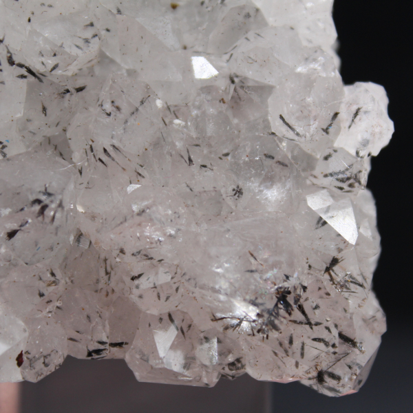 Roccia di quarzo grezza con inclusioni di goethite, Marocco