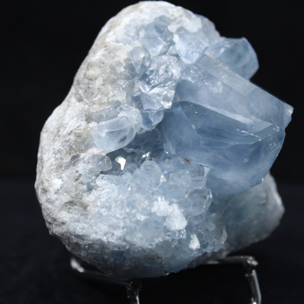 Celestina del Madagascar: druse e cristalli grezzi