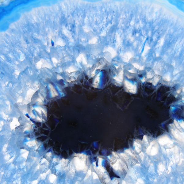 Agata blu naturale tagliata dal Brasile