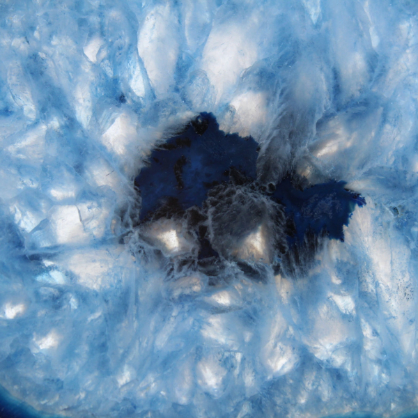 Fetta di agata blu dal Brasile per la collezione di minerali