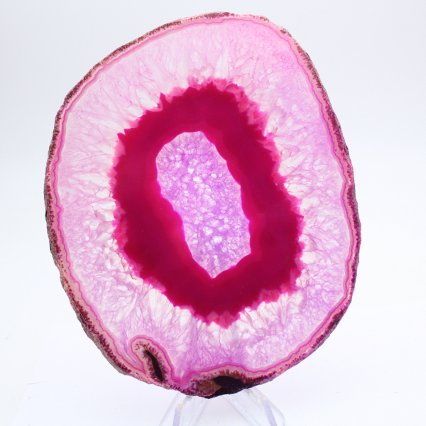 Sezione di agata rosa lucidata e tinta