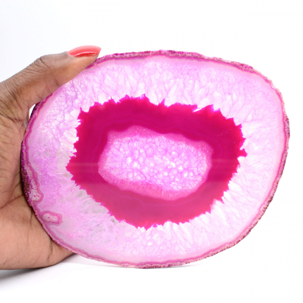 Sezione di agata rosa lucidata e tinta