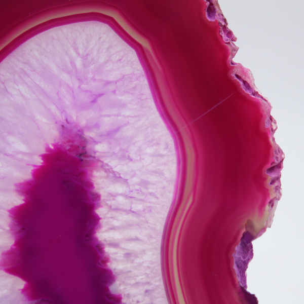 Fetta di agata naturale tinta rosa