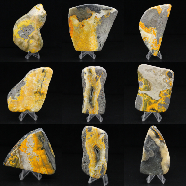 Pietra naturale di diaspro calabrone, esemplare compatto