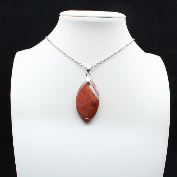 Ciondolo in diaspro rosso del Madagascar