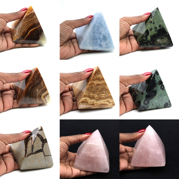 Piramide di calcite blu