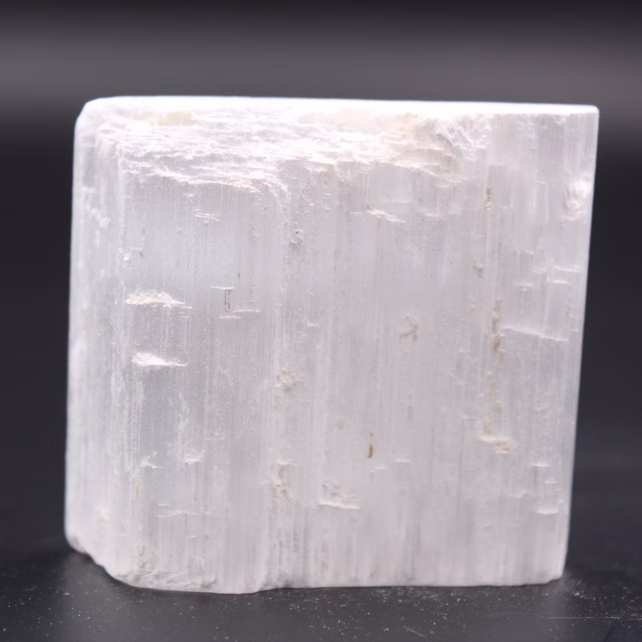 Pezzo di gesso grezzo dal Marocco