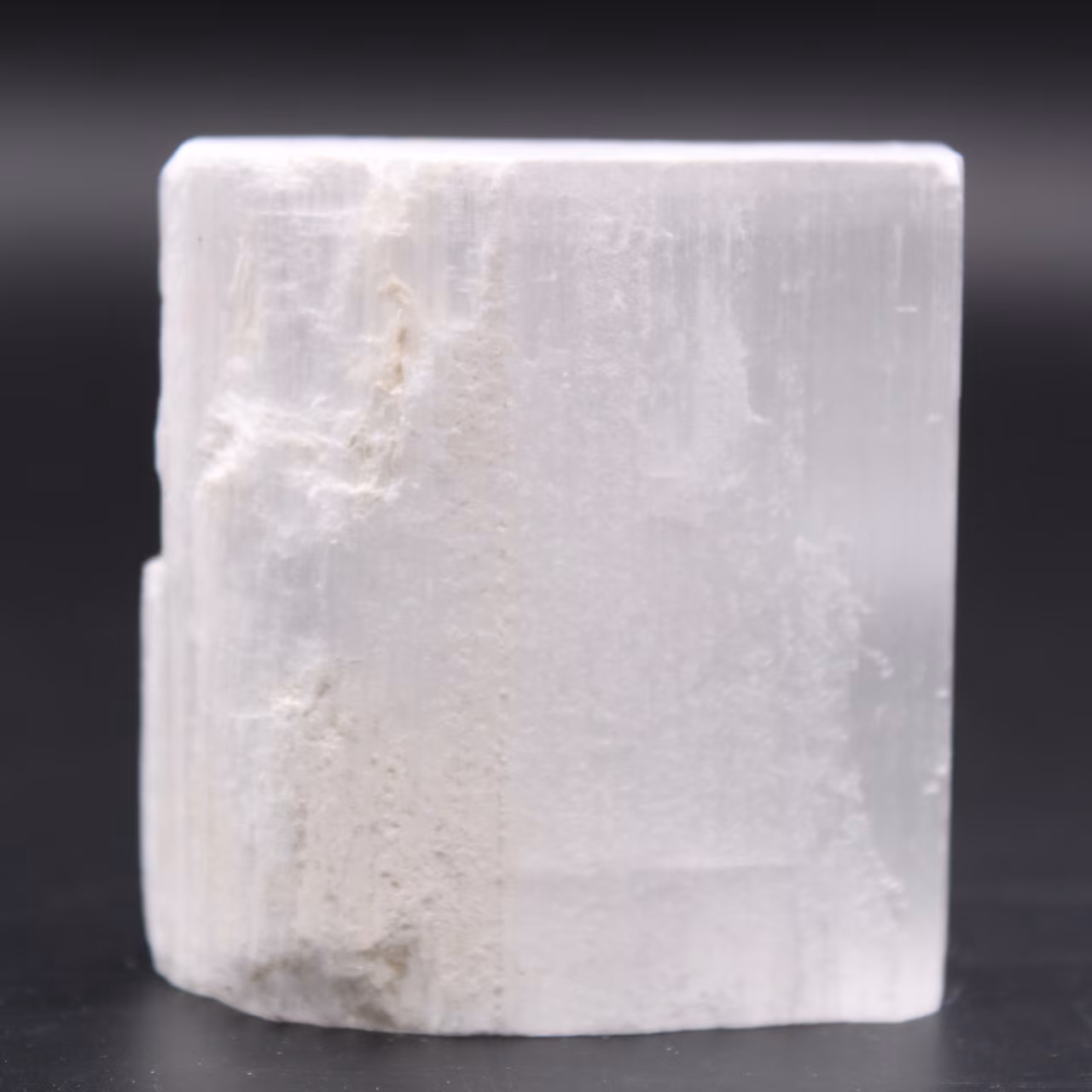 Pezzo di gesso grezzo dal Marocco