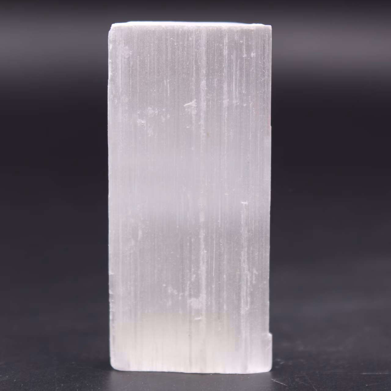 Pezzo di gesso grezzo dal Marocco
