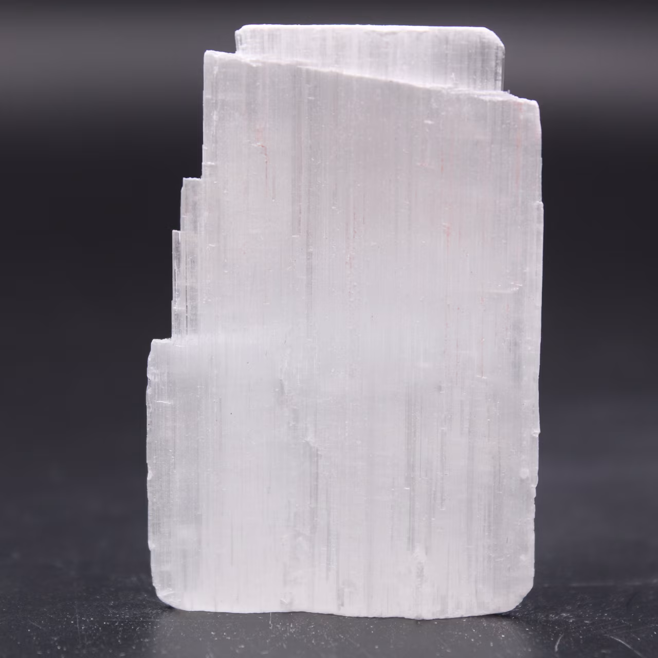 Pezzo di gesso grezzo dal Marocco