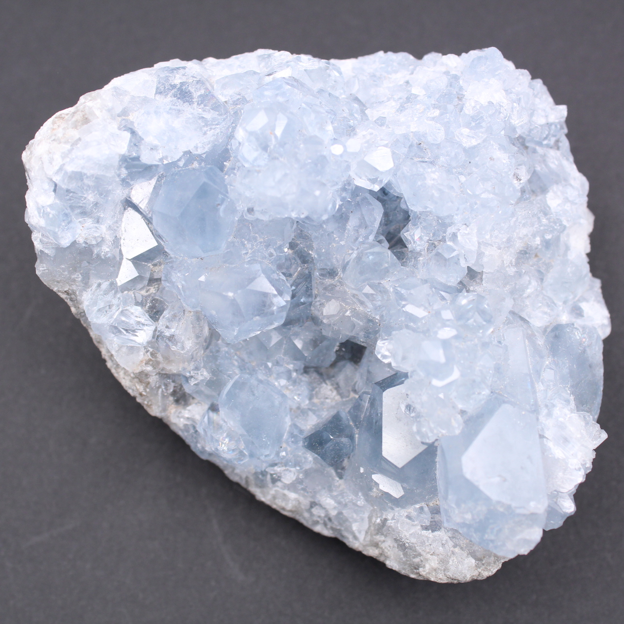 Cristalli di celestite blu