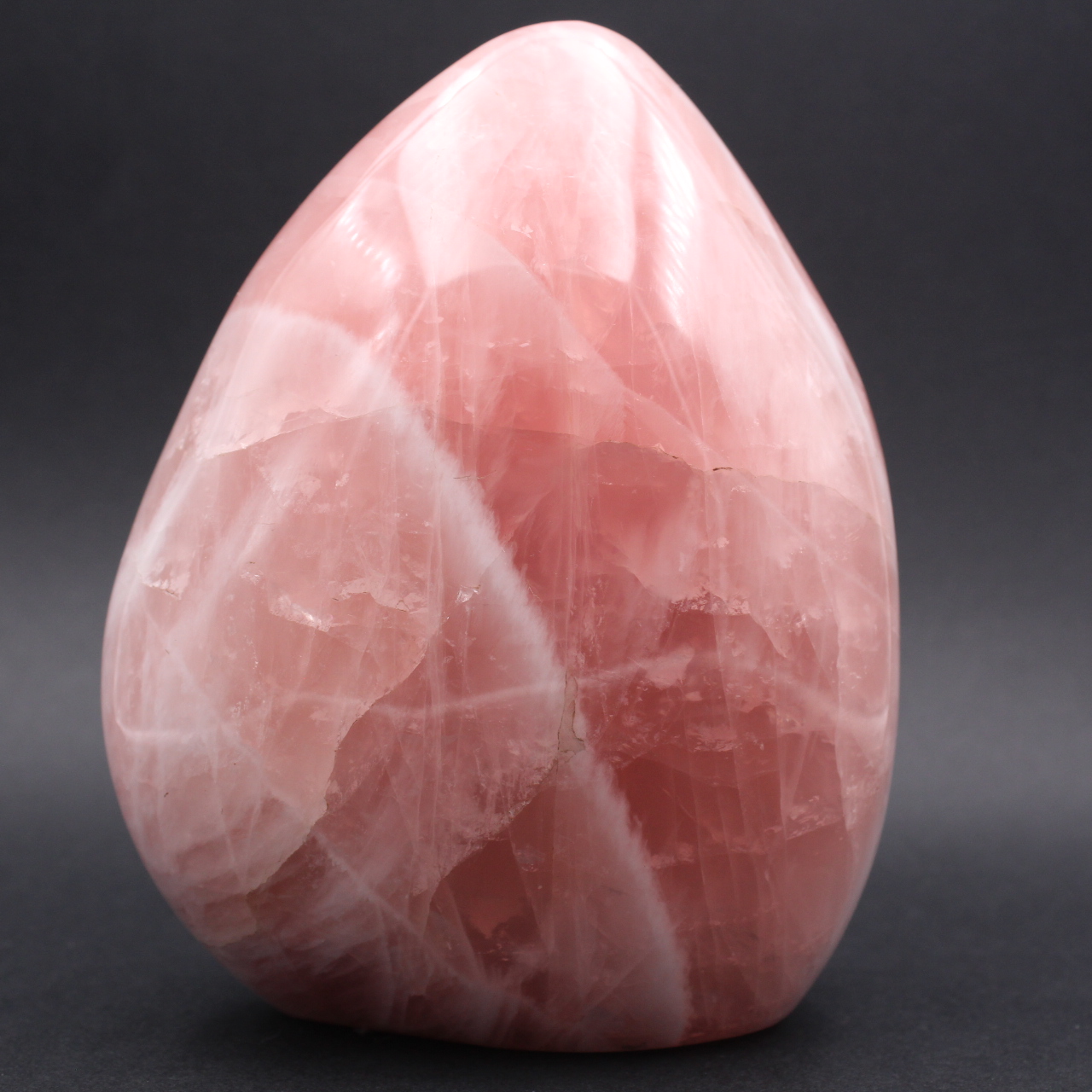 Grande blocco di quarzo rosa lucido