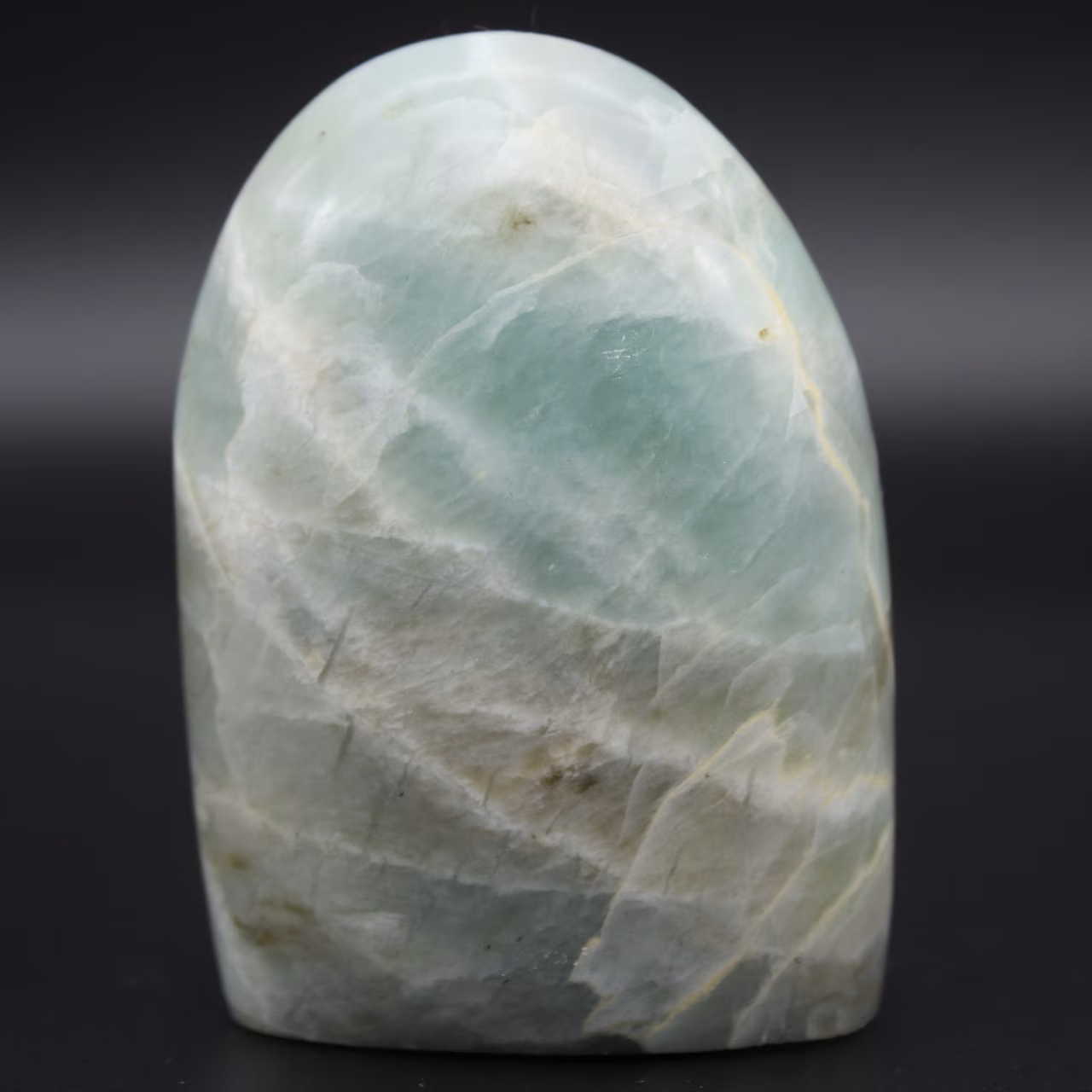 Garnierite lucida