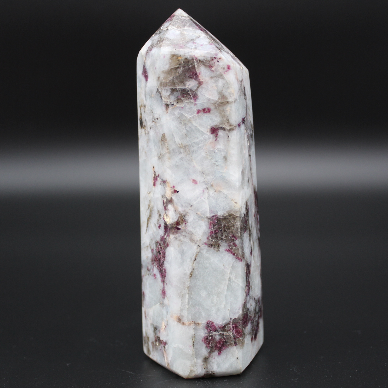 Prisma di pietra lepidolite