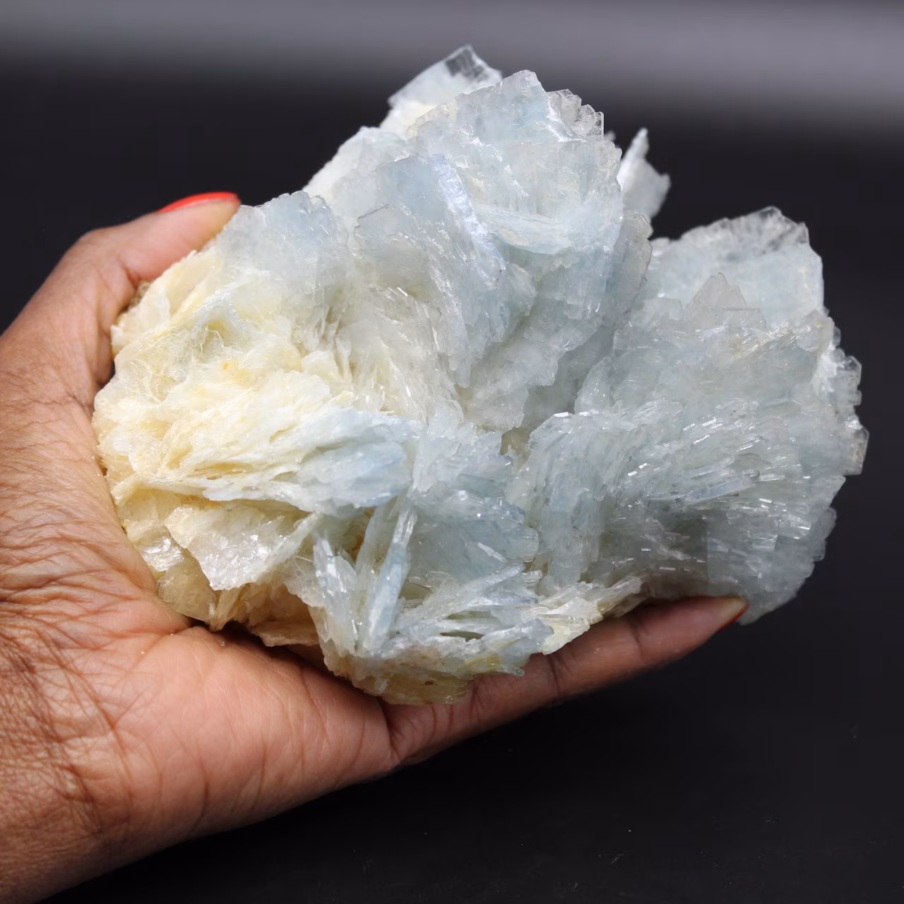 Ampia cristallizzazione della barite blu