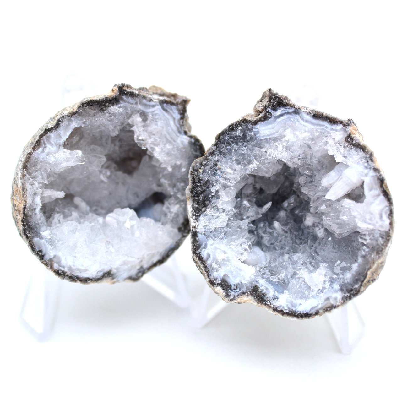 Geode intero di agata di cocco