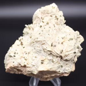Cristalli di pirite su barite