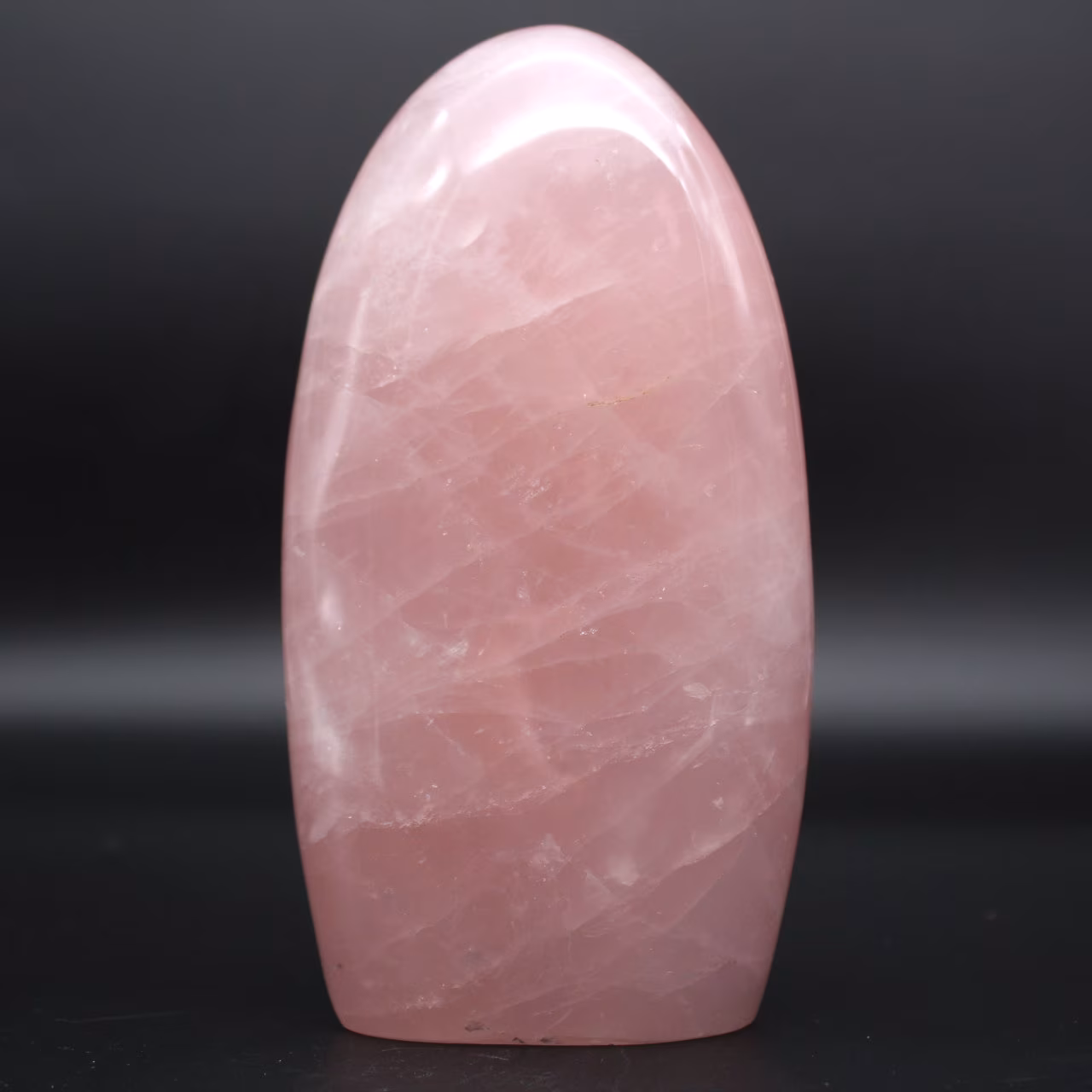 Pietra di quarzo rosa lucida