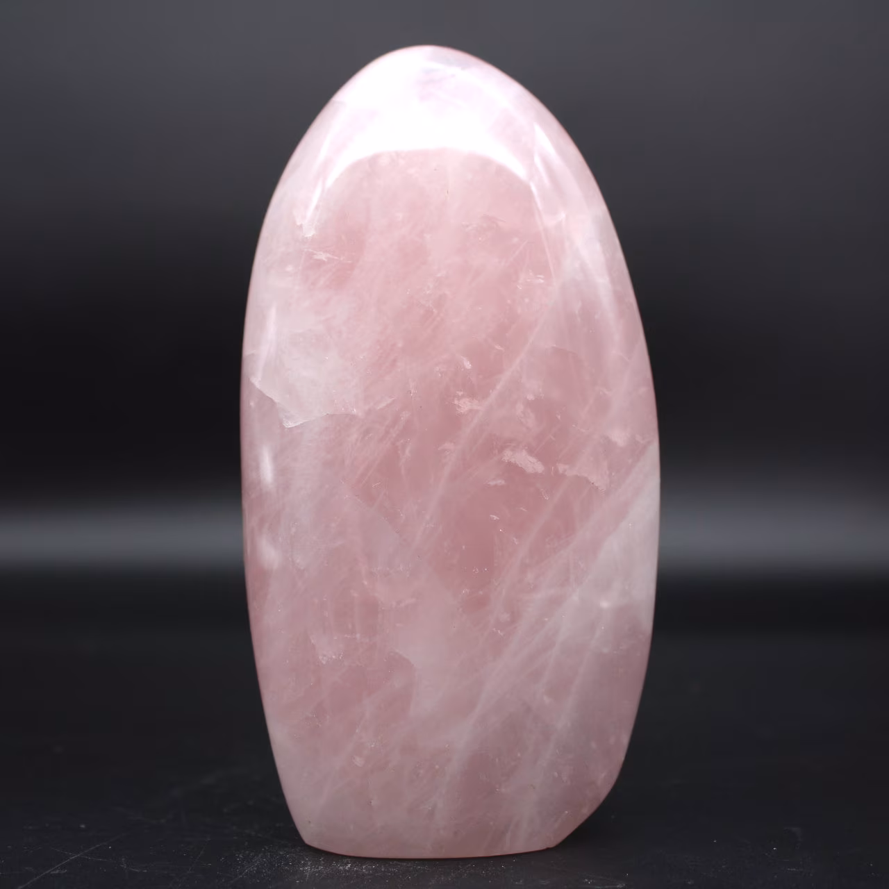 Pietra di quarzo rosa a forma libera