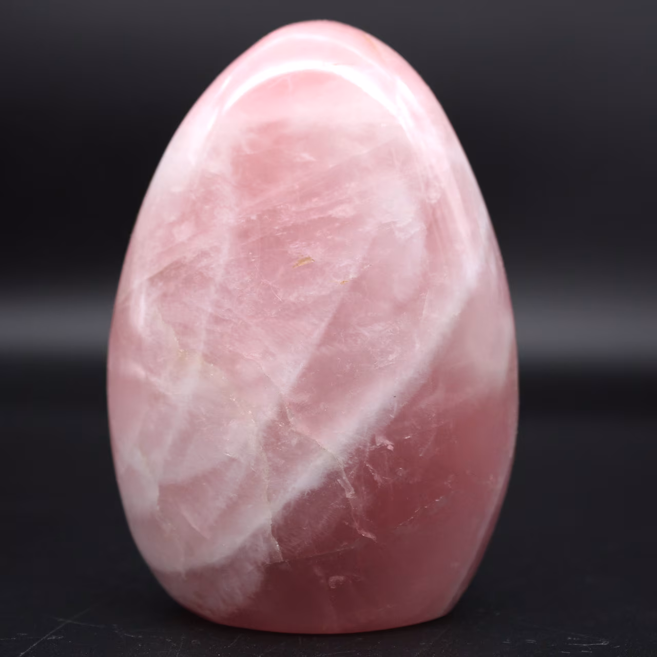 Pietra di quarzo rosa lucida
