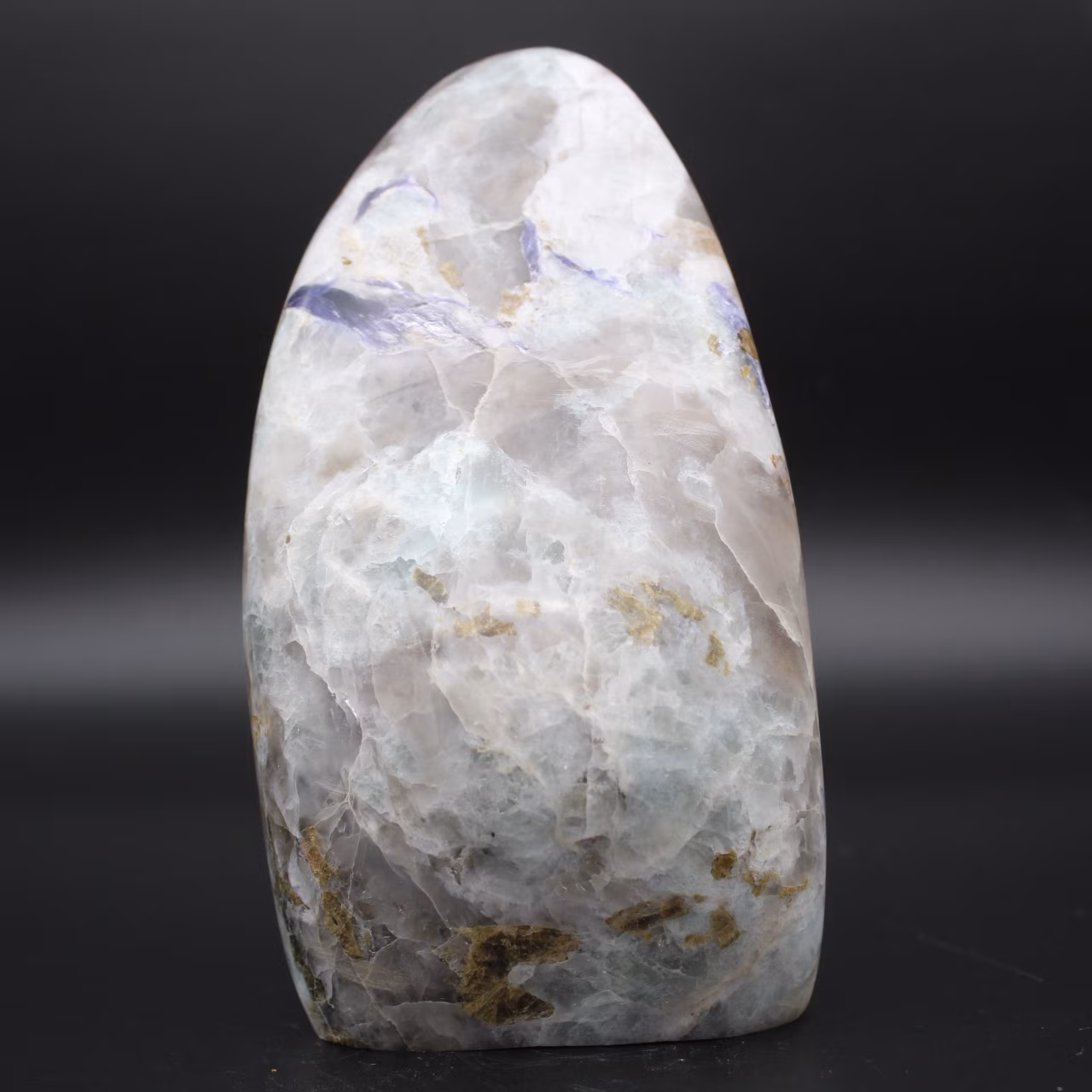 Piedra de inclusión de turmalina pulida