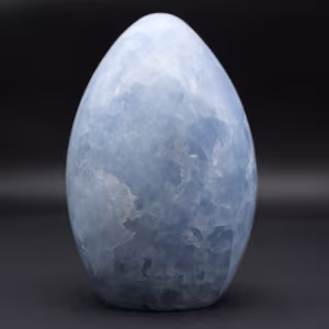 Roccia lucidata di calcite blu